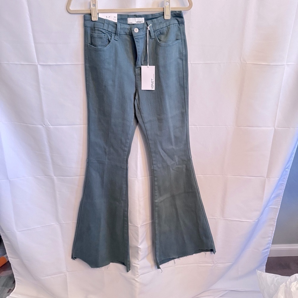 Vervet - Green Wide Leg Flare Jeans with Vintage Raw Hem NWT - Picture 2 of 16